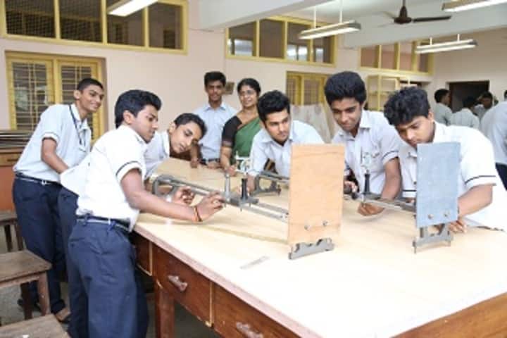 Cochin Refineries School-Physics Lab