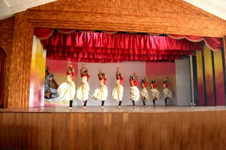 Devagiri CMI Public School-Kerala dance