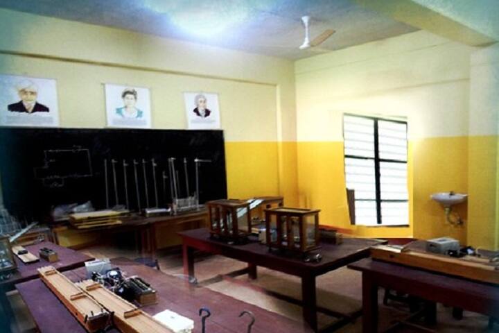 Dr Ambedkar Vidya Niketan-Physics Lab