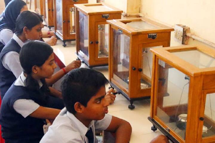 Dr Zakhir Hussain Memorial Bhartiya Vidya Vihar-Biology Lab