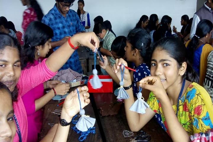 Fatima Central School-Craft