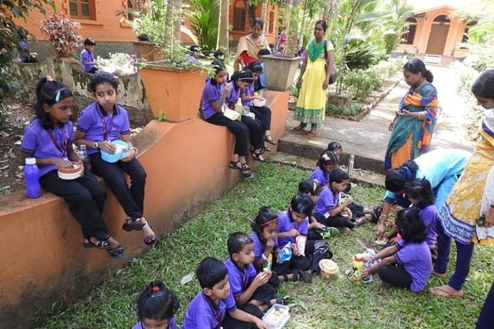 Fr Mathew Alakolam Public School-Primary students tour