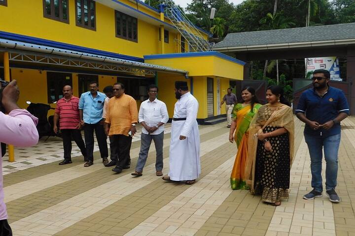 Gayathri Central School-Inivting