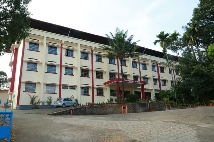 Holy Cross Convent School-Campus