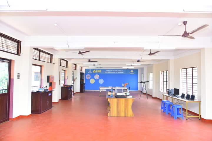 Holy Cross English School-Lab