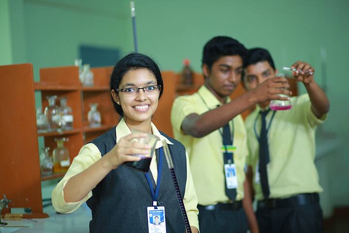 Holy Trinity Vidya Bhavan-Chemistry Lab