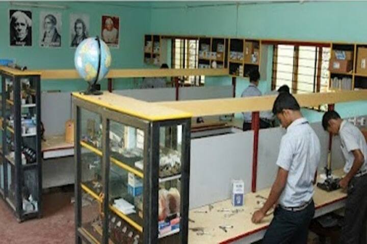 Islahi English Medium School-Biology Lab