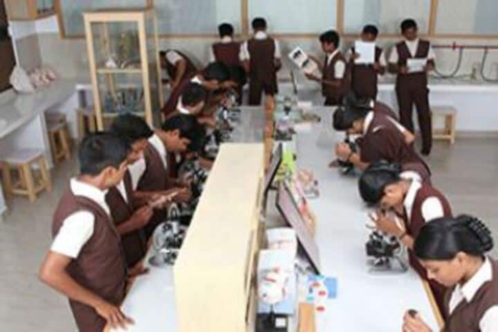 Jyothi Nikethan English Medium School-Physics Lab