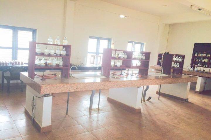 Kaoser English School-Chemistry Lab