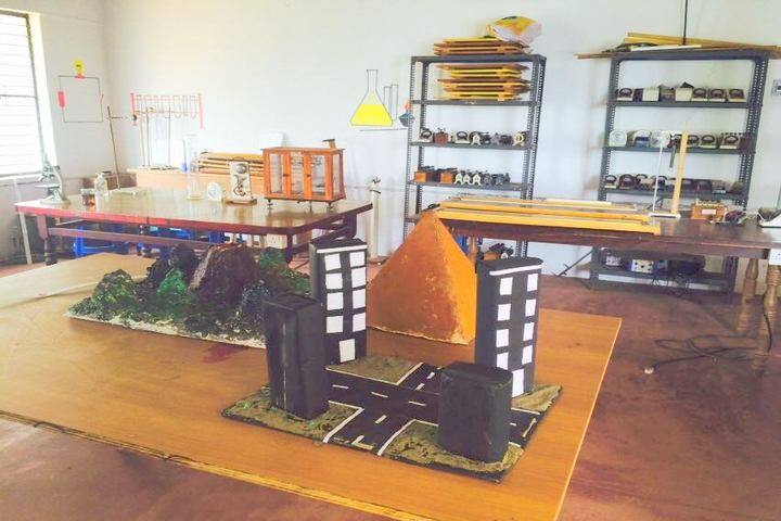 Kaoser English School-Physics Lab