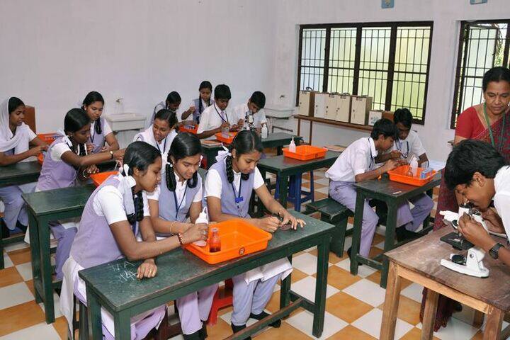 Kaviattu English Medium School-Physics Lab