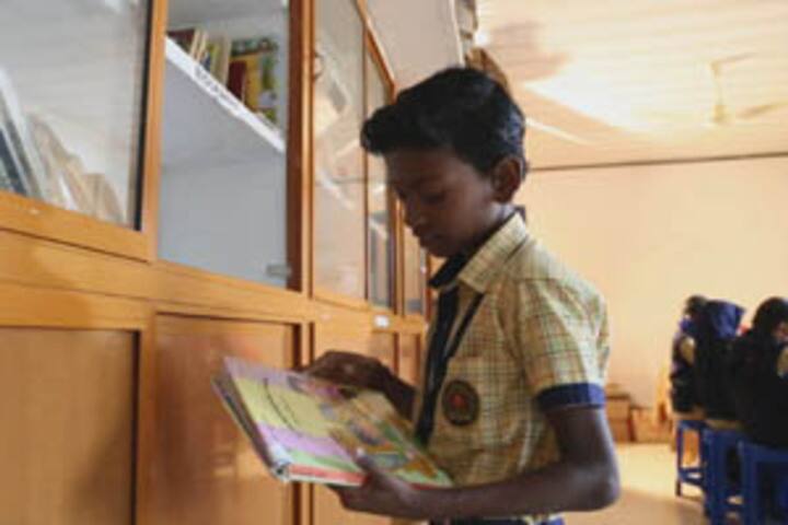 Koppam English Medium School-Library