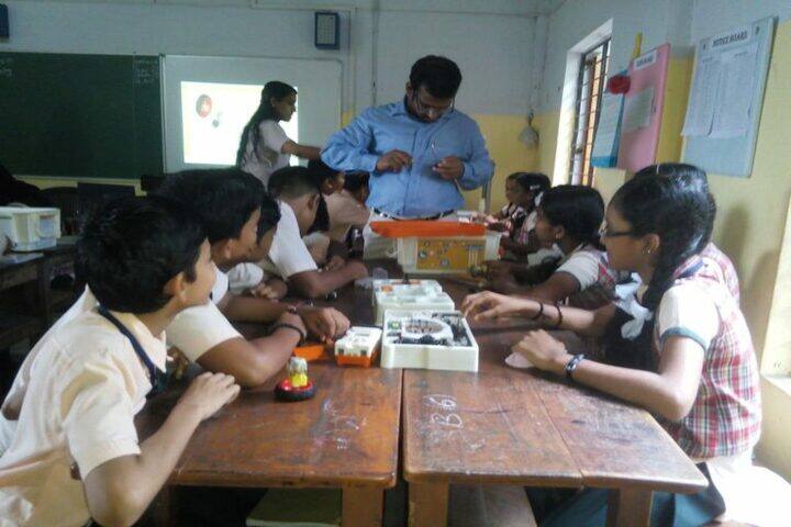 Lords Public School- Science Lab