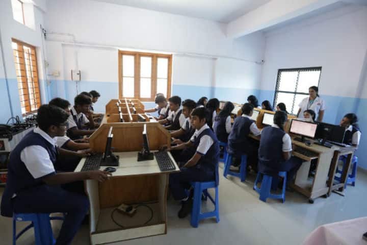 Mahatma Gandhi Memorial Model School-Computer Lab