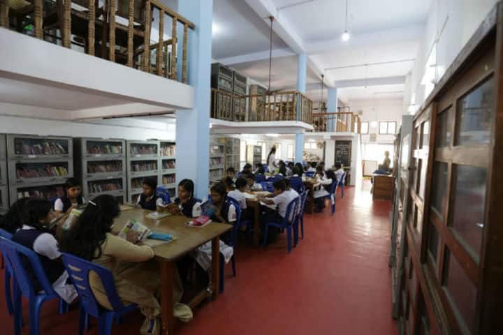 Mahatma Gandhi Memorial Model School-Library