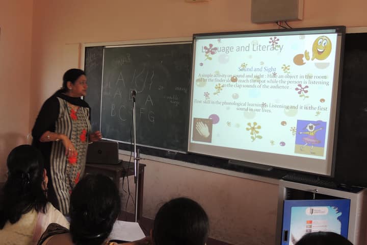 Mar Thoma Public School-Smart Class Room