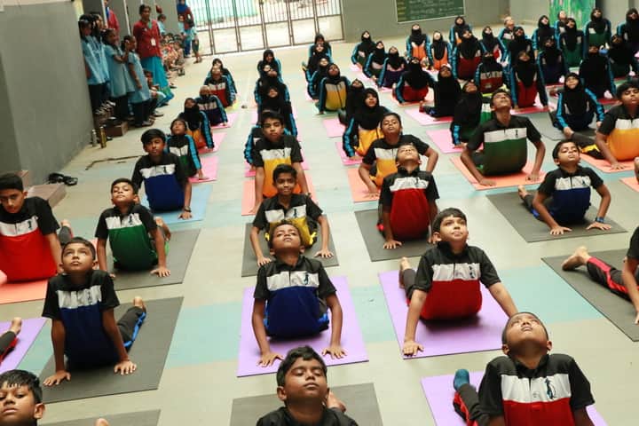 Minhajul Huda English School-Yoga