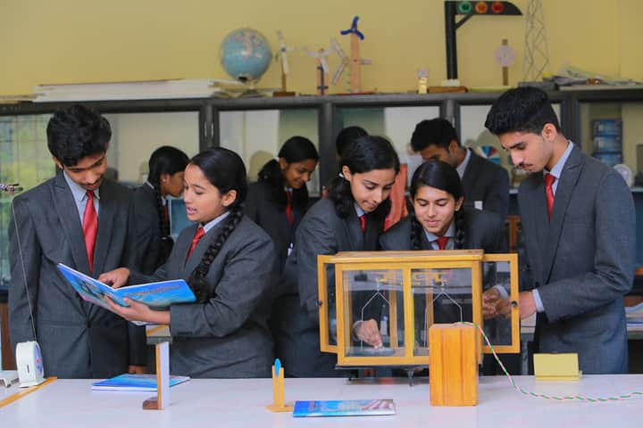 Montfort Valley School-Physics Lab