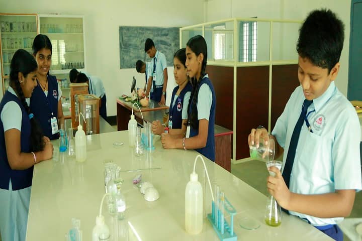 Narayana English Medium School-Science Lab
