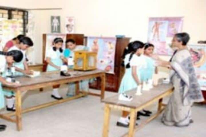 Nicholson Syrian Central School-Biology Lab