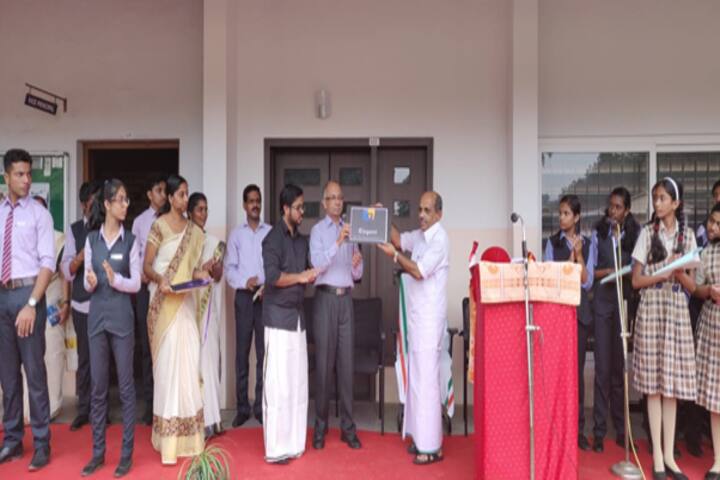 Oonianthala Eapen Memorial Public School-Photography Club