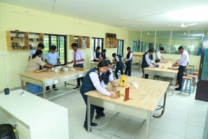 Oonianthala Eapen Memorial Public School-Physics Lab
