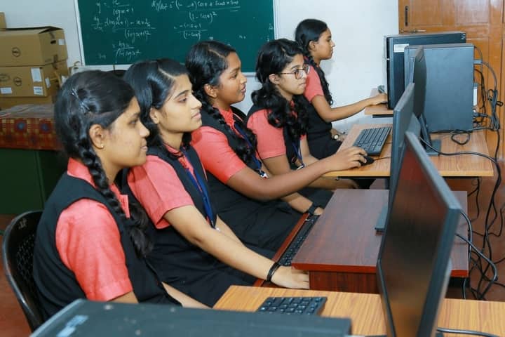 Rajashree S M Memorial School-Computer Lab