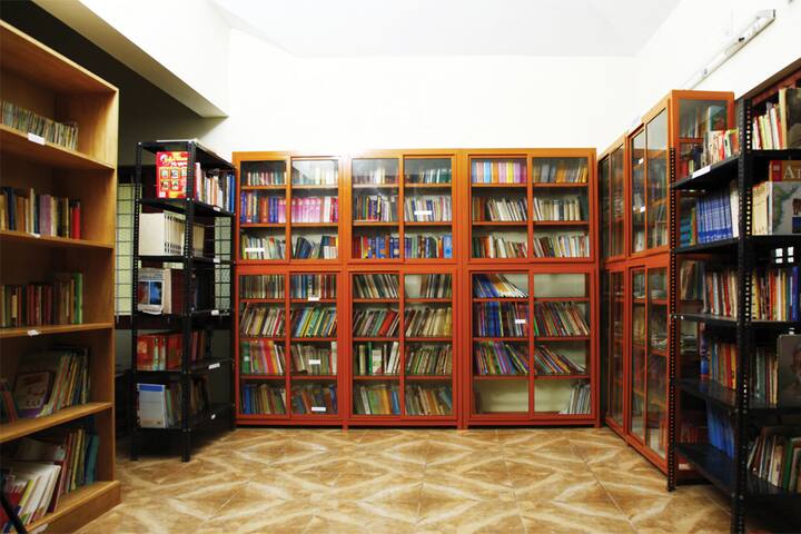 Shree Vidyadhiraja Seva Mission School-Library
