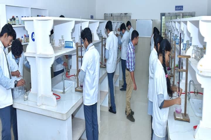 Sree Narayana Central School-Lab