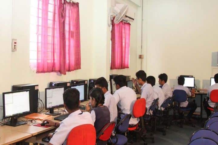 Sree Narayana Vidyapeetam Public School-Computer Lab