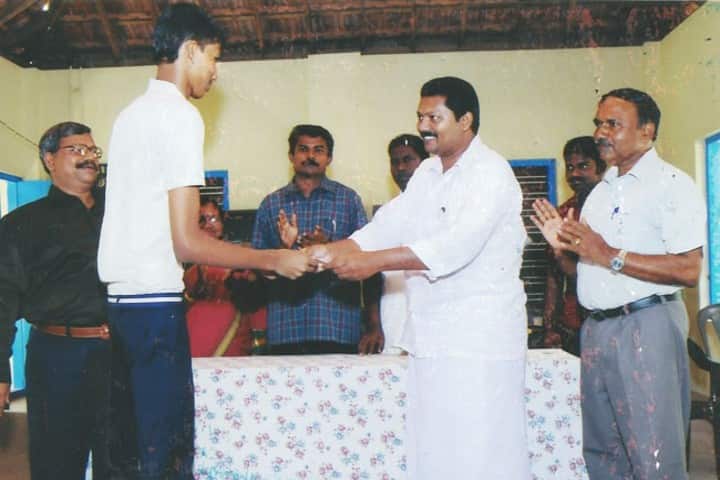 Sreeniketan Central School prize
