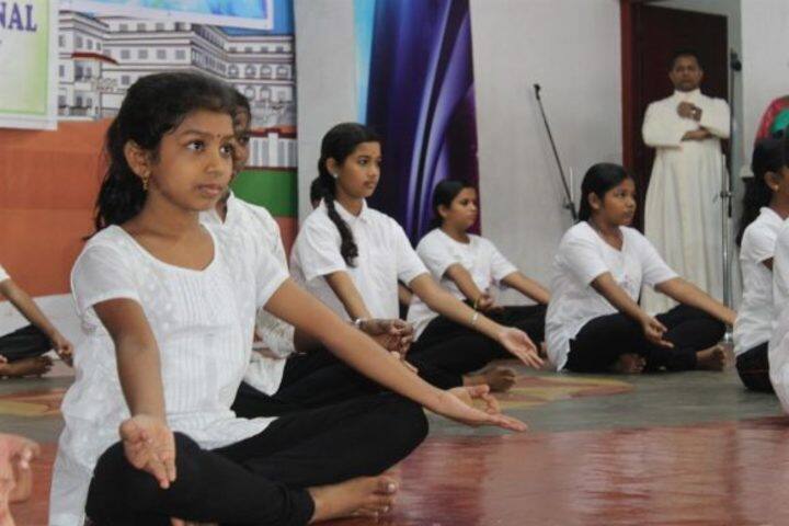 St Kuriakose Public School-Yoga