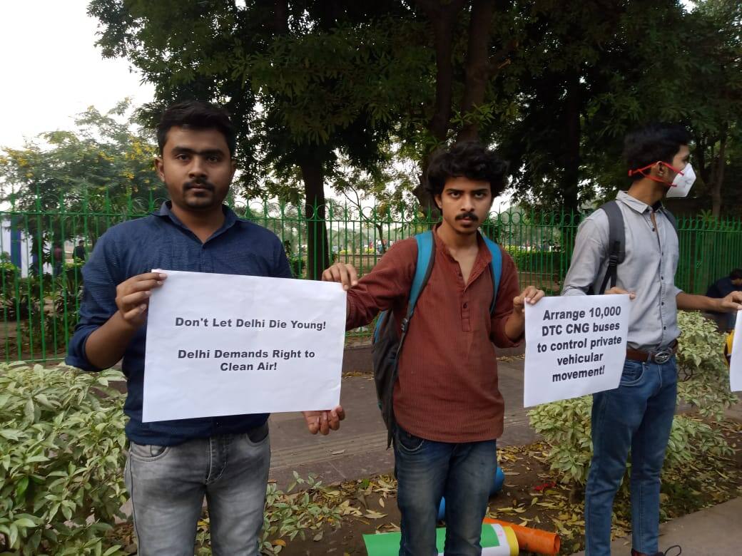 JNU%2C%20JNUSU%2C%20student%20protest%2C%20students%20human%20chain%2C%20air%20pollution%2C%20delhi%20air%20pollution%20(1)